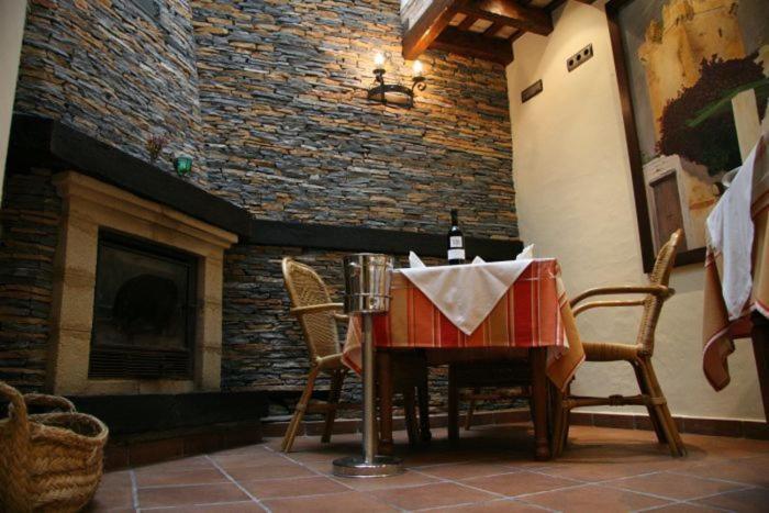 Hostal Torre De Guzman 콘일데라프론테라 외부 사진