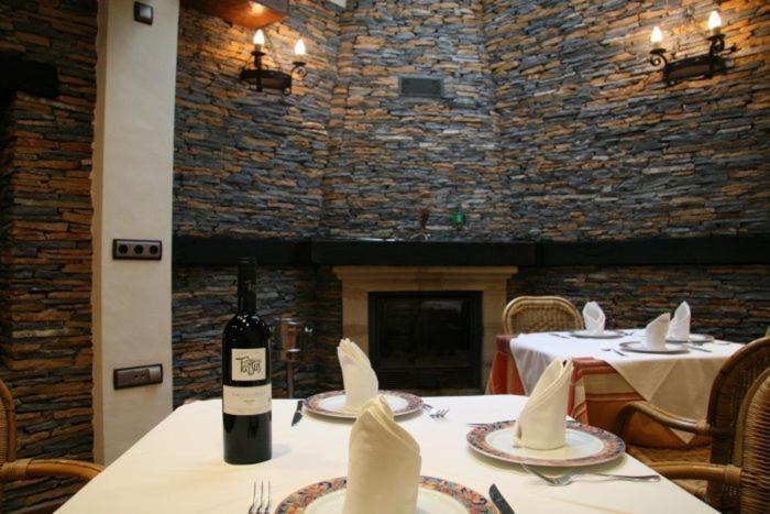 Hostal Torre De Guzman 콘일데라프론테라 외부 사진