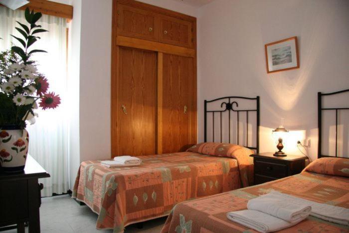 Hostal Torre De Guzman 콘일데라프론테라 객실 사진